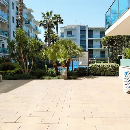 Ainara Garden Family Apartment *